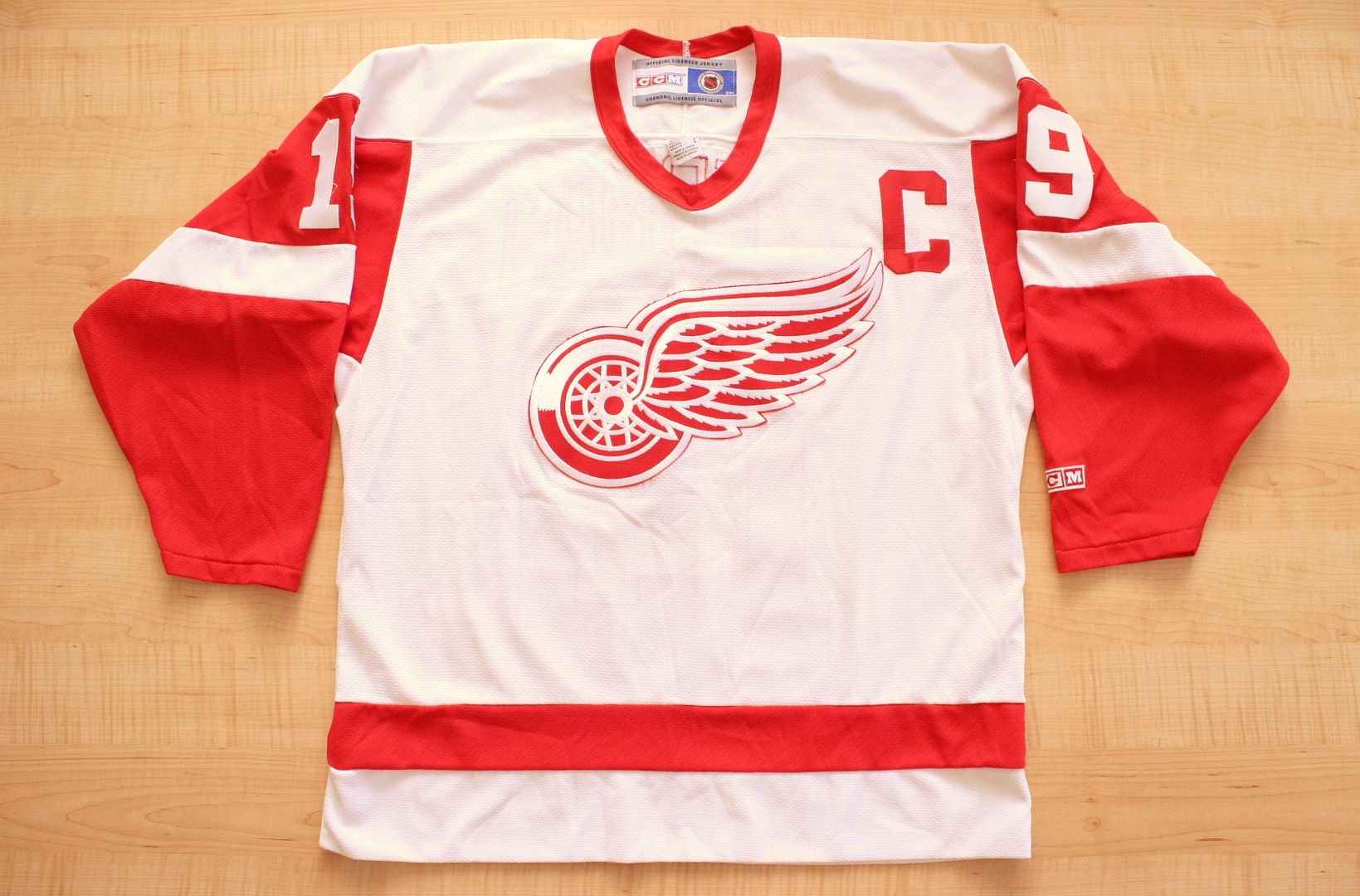 Vintage Ccm Detroit Red Wings Steve Yzerman The Captain Jersey Szl